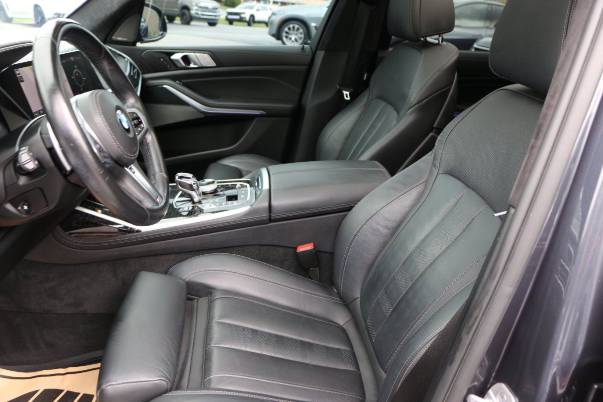 Used 2021 BMW X7 M50i w/ Executive Package AWD/4WD image 32