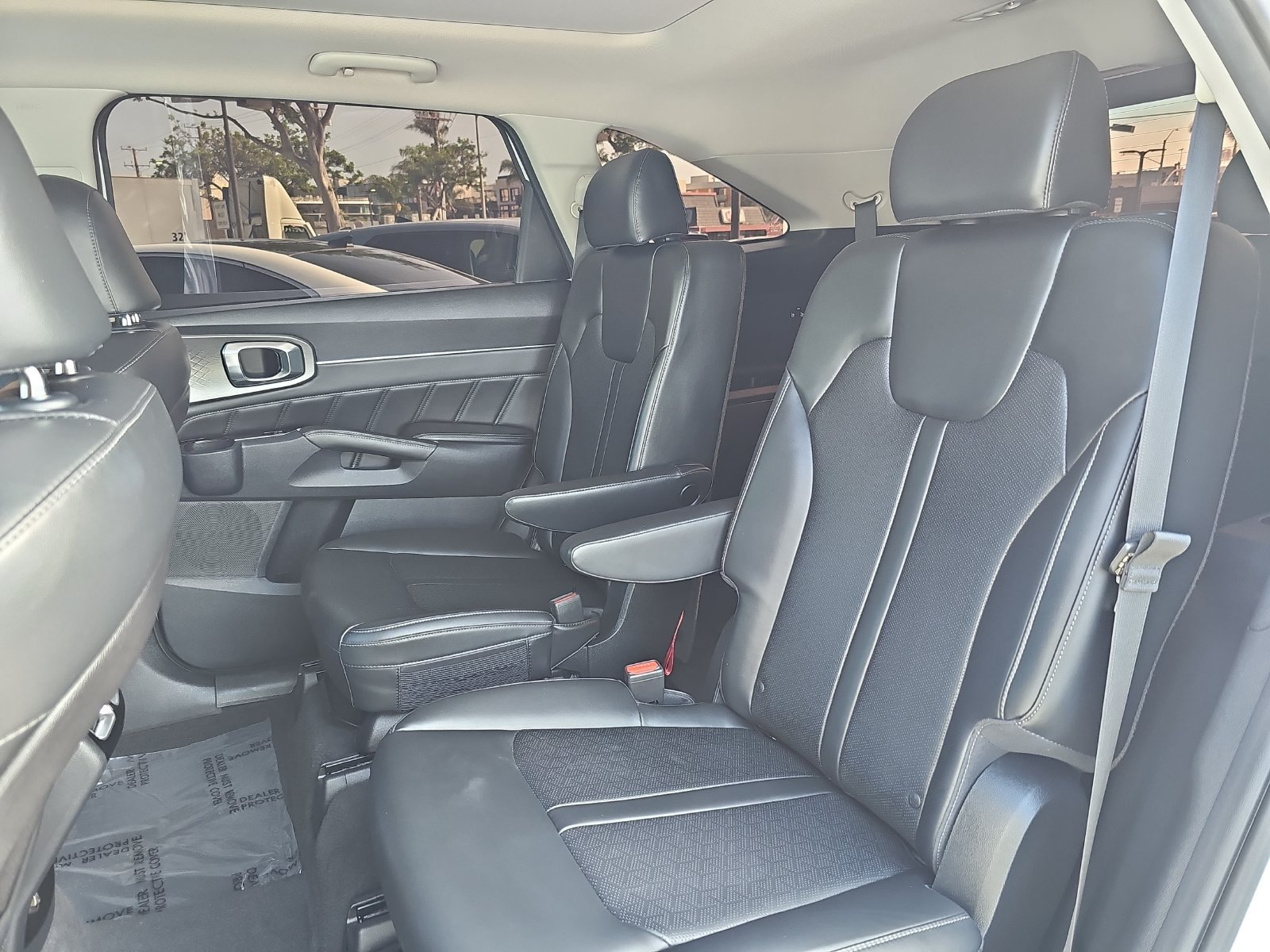 Used 2023 Kia Sorento SX AWD/4WD image 16