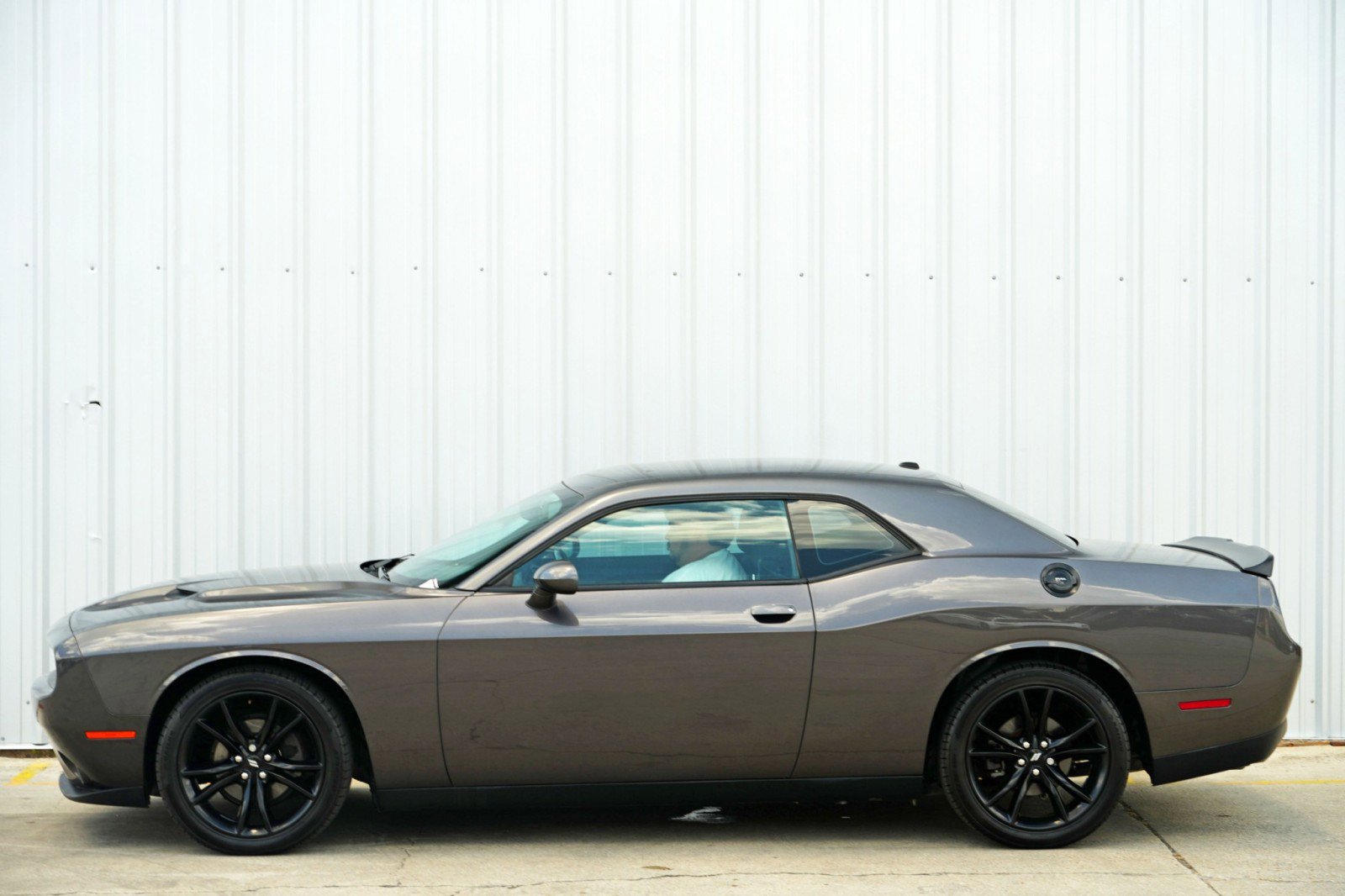 Used 2018 Dodge Challenger SXT w/ Blacktop Package image 38
