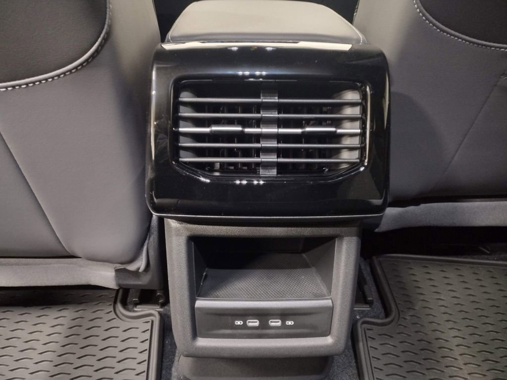 New 2025 Volkswagen ID.4 Pro image 28