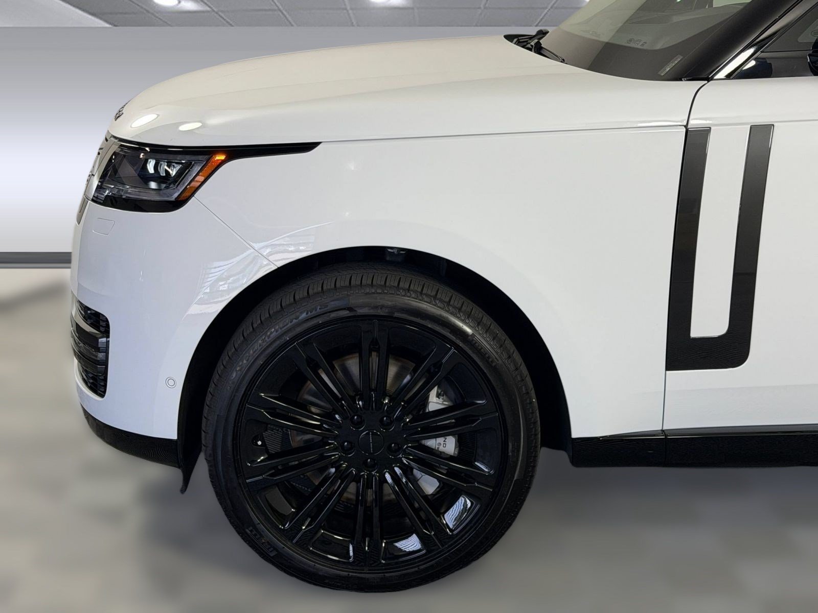 New 2026 Land Rover Range Rover Long Wheelbase SE AWD/4WD image 11