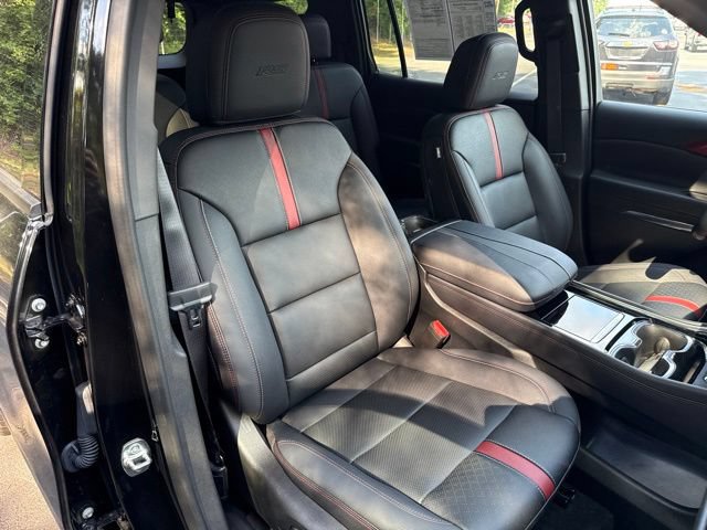 Used 2026 Chevrolet Traverse RS FWD image 30