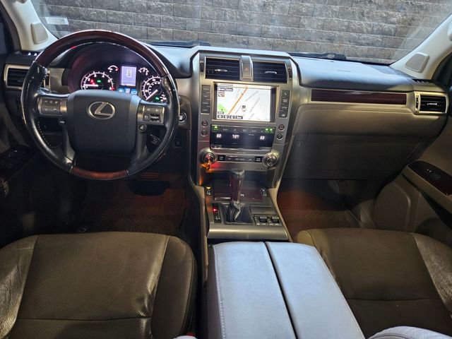 Used 2018 Lexus GX 460 Premium w/ Premium Package AWD/4WD image 12