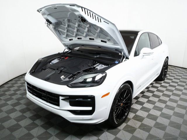 New 2026 Porsche Cayenne GTS image 35