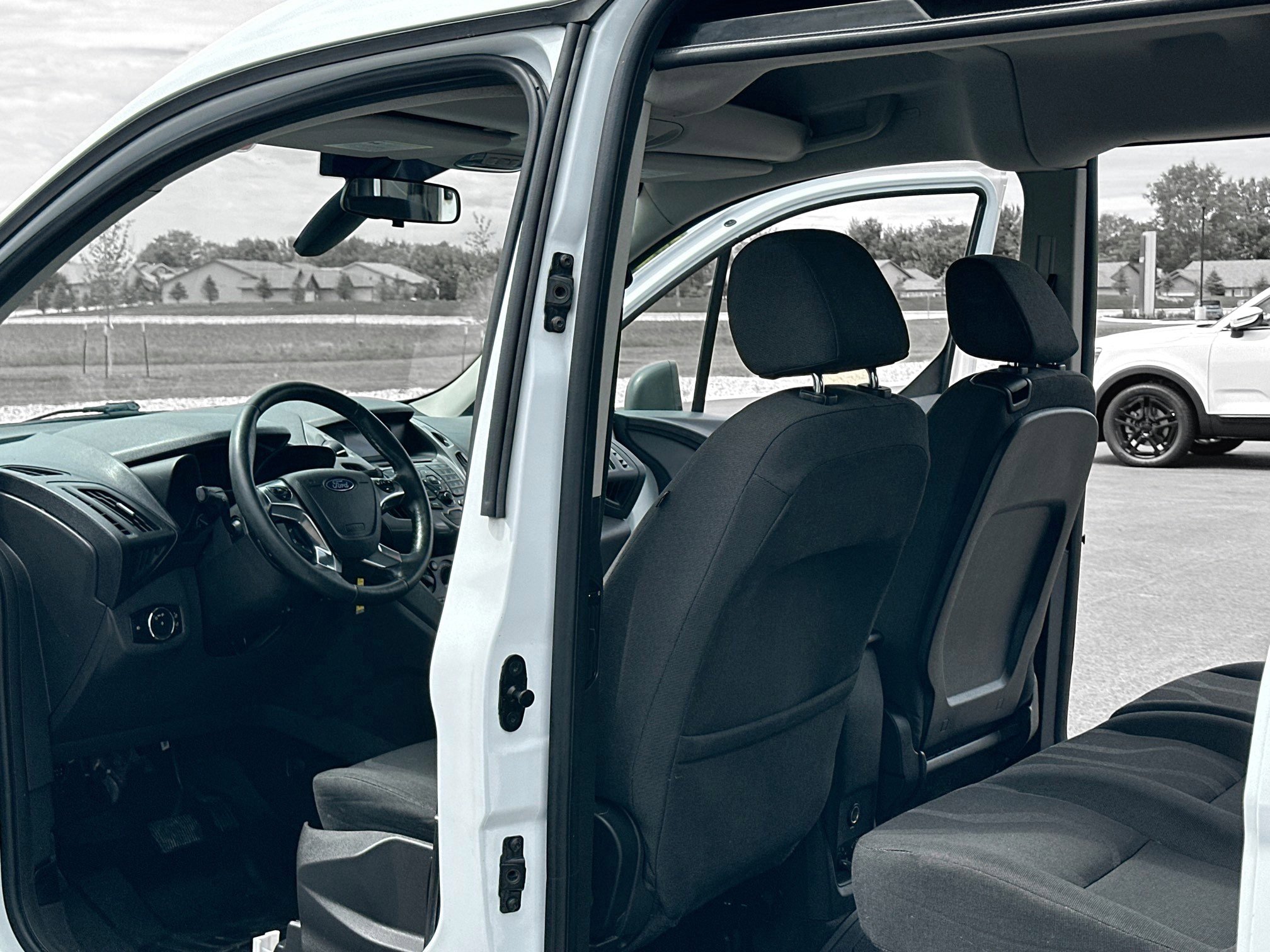 Used 2016 Ford Transit Connect XLT image 6