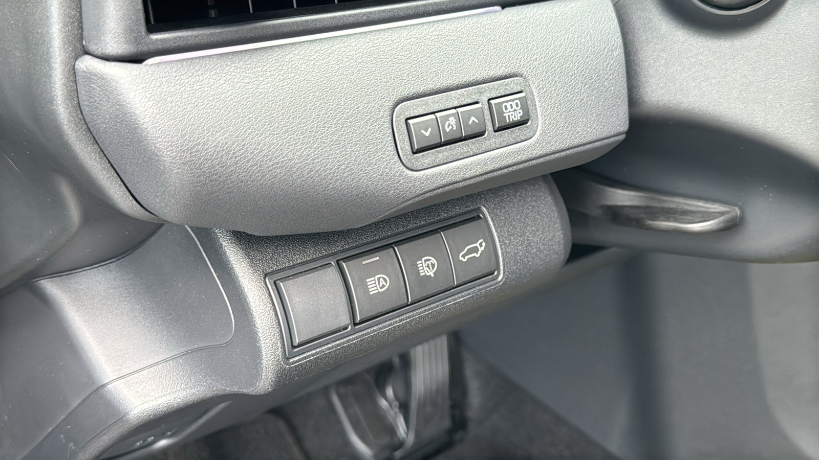 New 2027 Subaru Uncharted AWD image 16