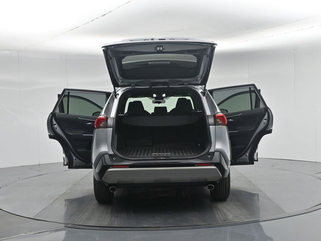 Used 2025 Toyota RAV4 SE AWD/4WD image 36