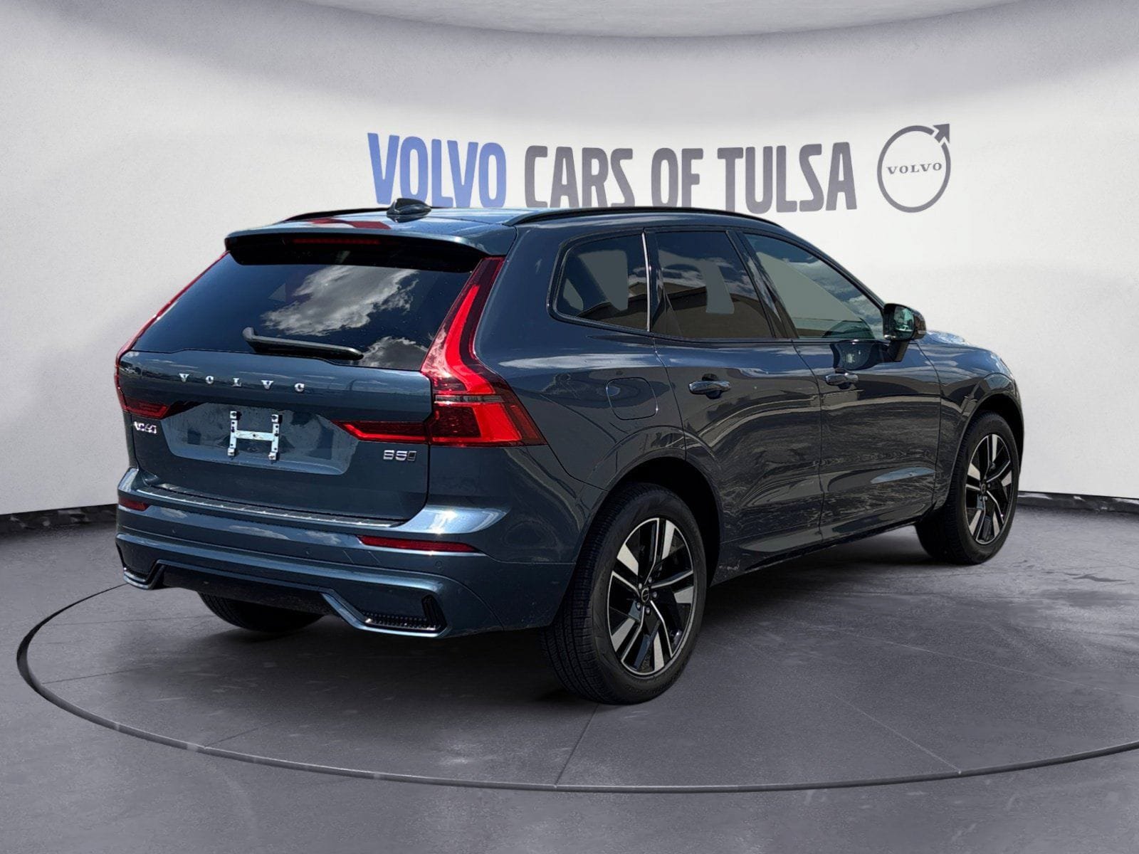 New 2026 Volvo XC60 B5 Core w/ Protection Package Premier AWD/4WD image 5