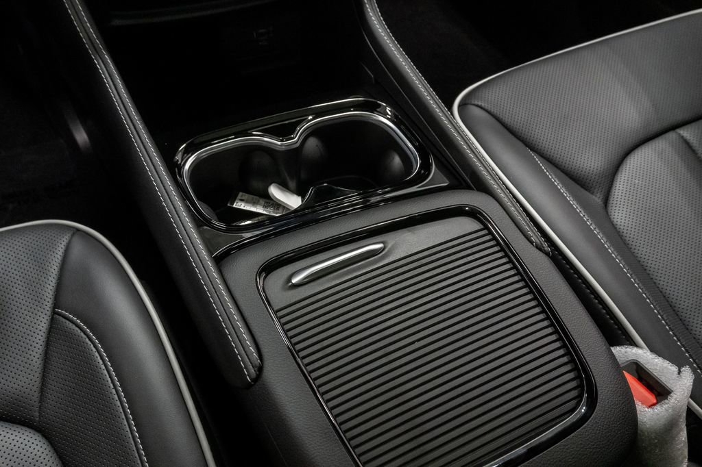 New 2027 Chrysler Pacifica Limited AWD/4WD image 21