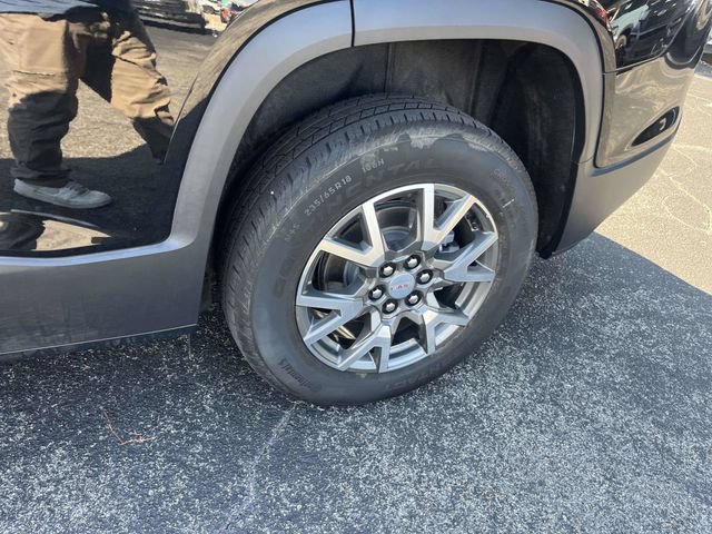 Used 2023 GMC Acadia SLE FWD image 11