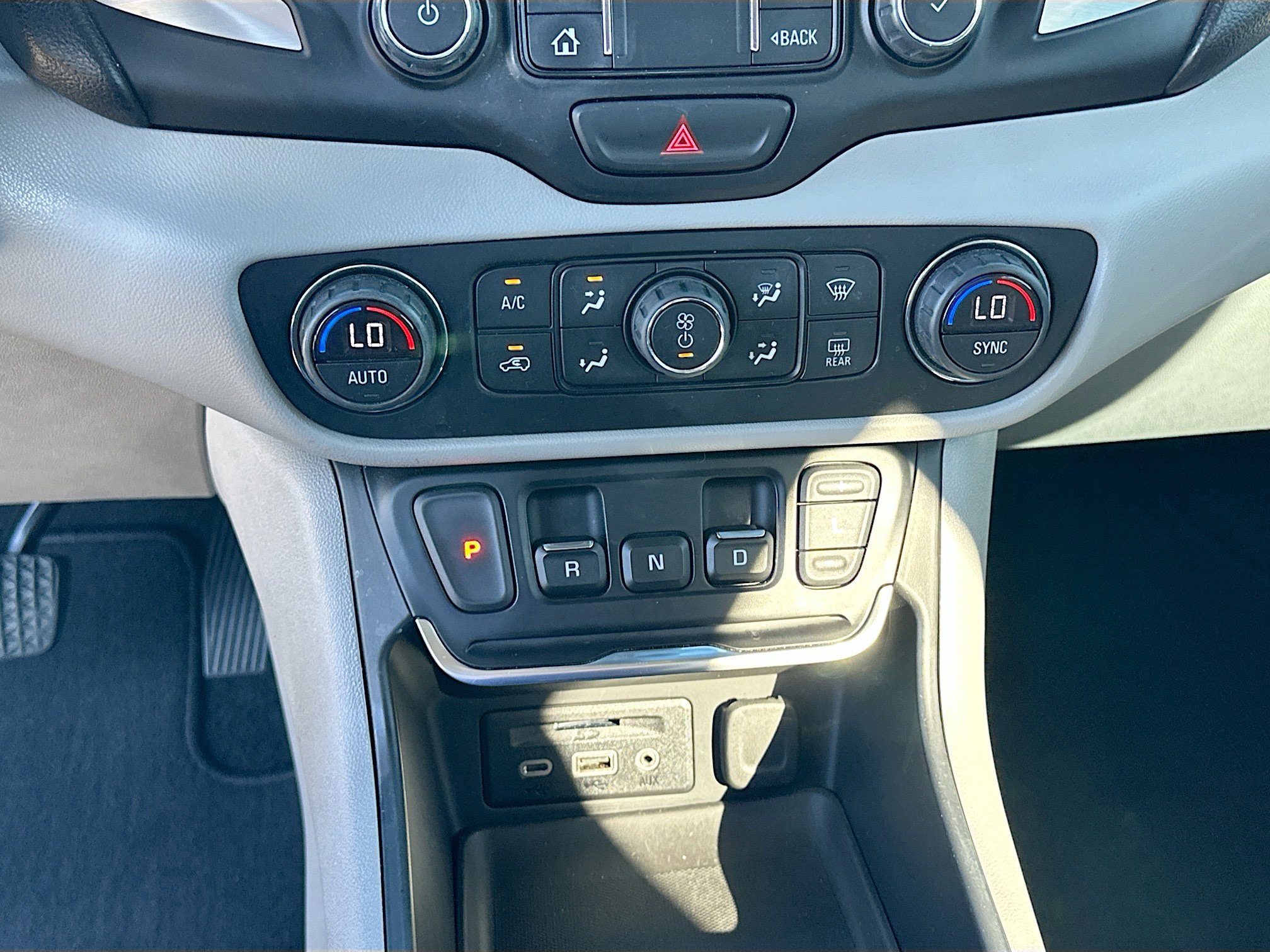 Used 2020 GMC Terrain SLT w/ Preferred Package image 15