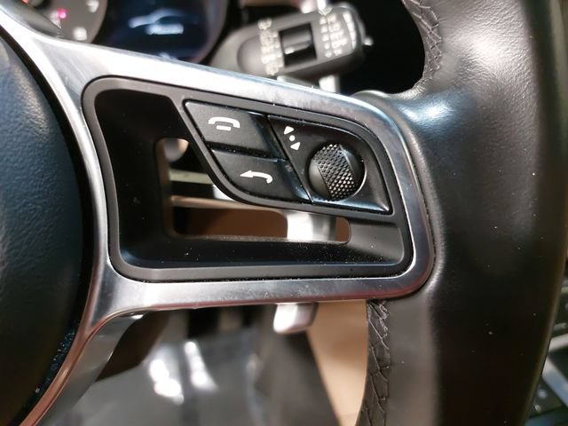 Certified 2019 Porsche Macan AWD/4WD image 20