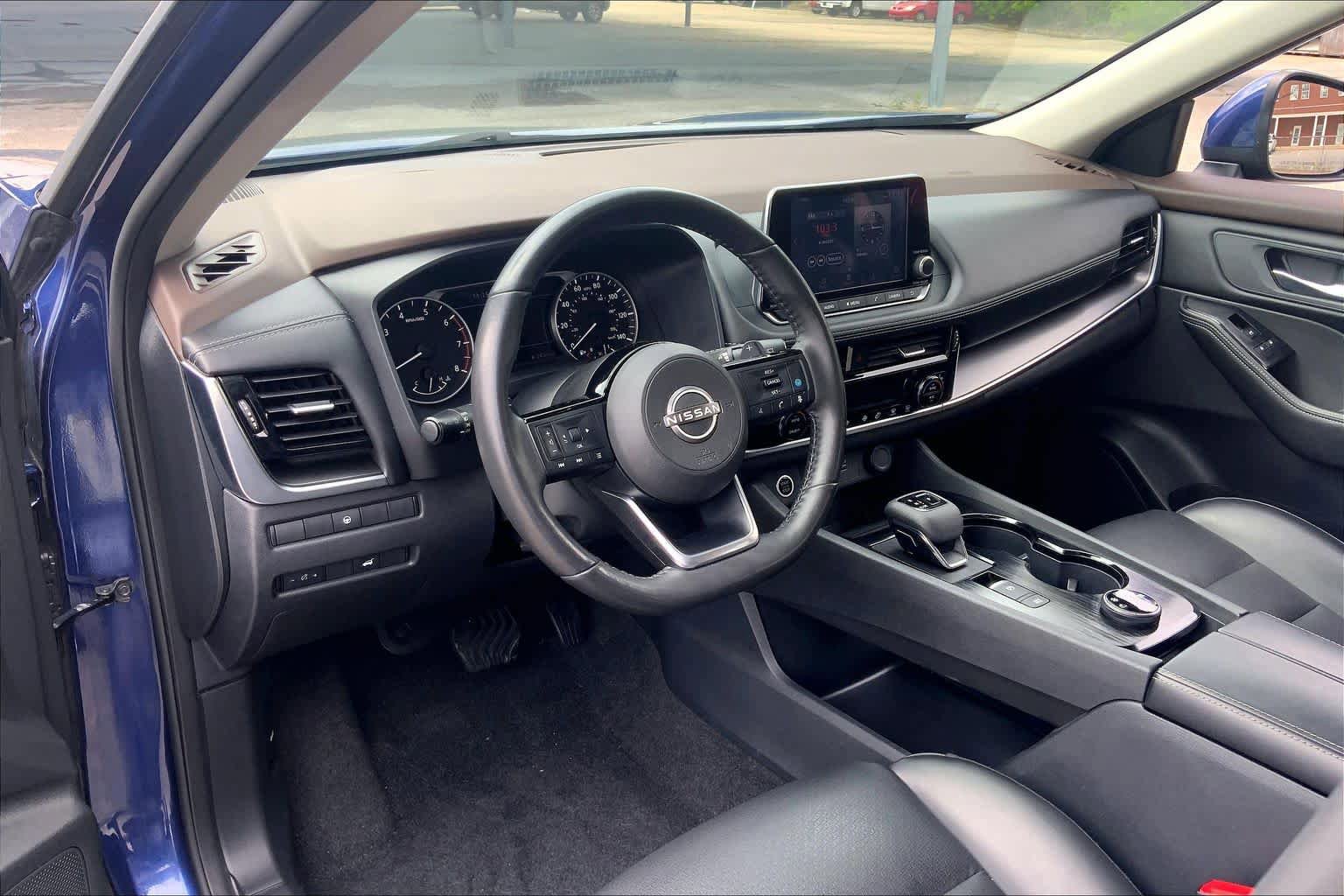 Used 2023 Nissan Rogue SV w/ SV Premium Package AWD/4WD image 18