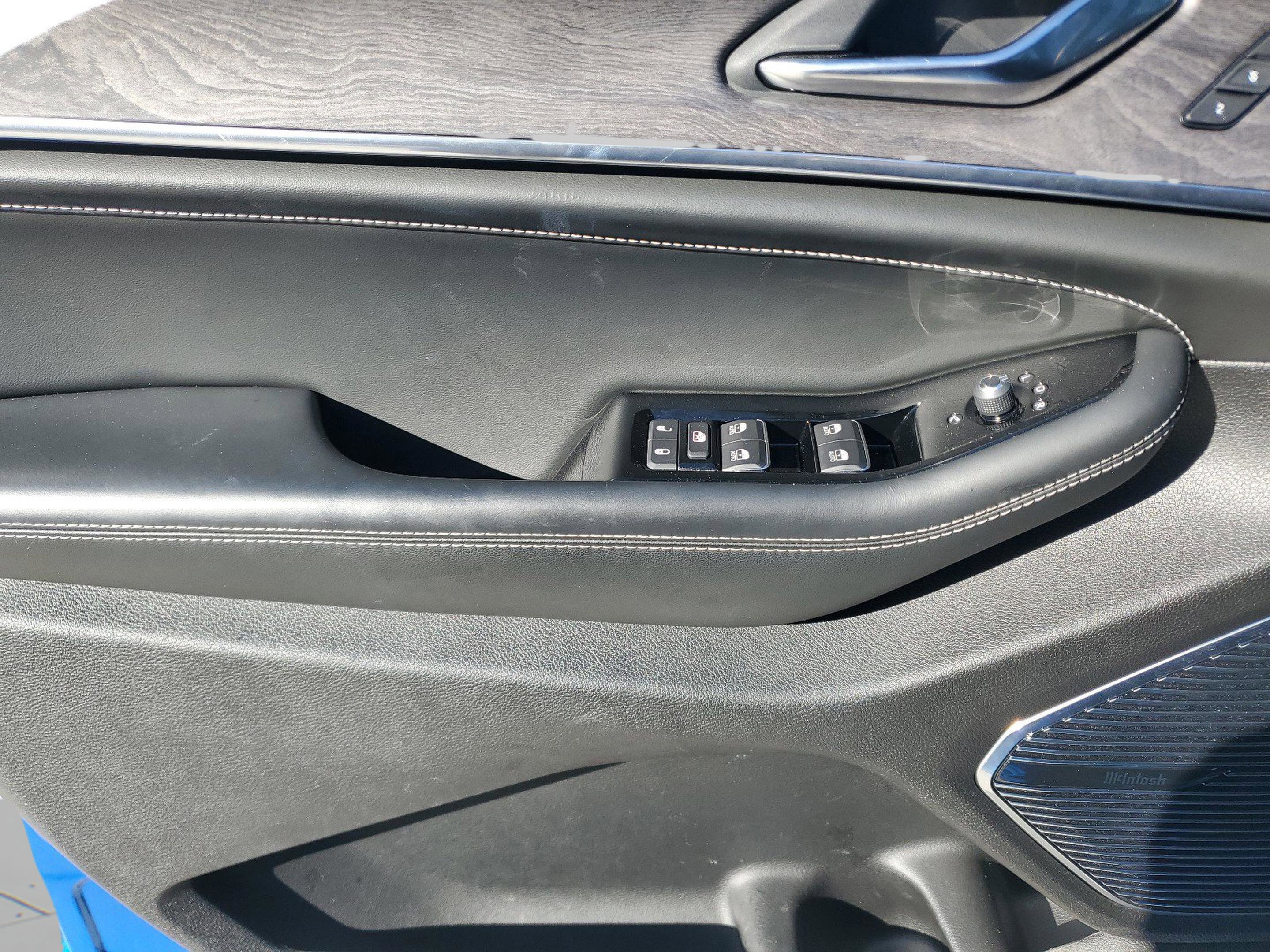 Used 2024 Jeep Grand Cherokee Overland w/ Advanced Protech Group III image 27