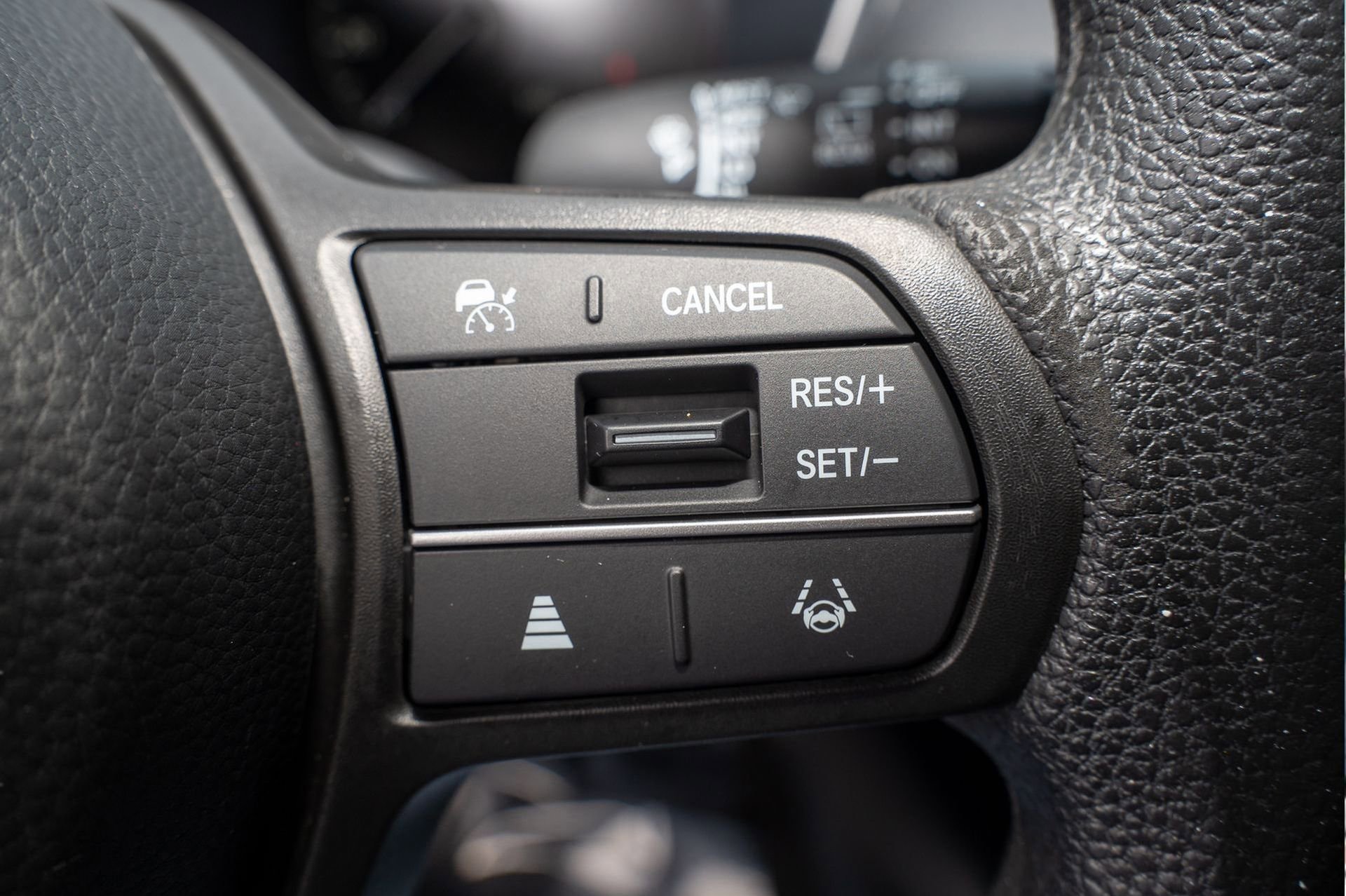 Certified 2023 Honda HR-V LX image 32