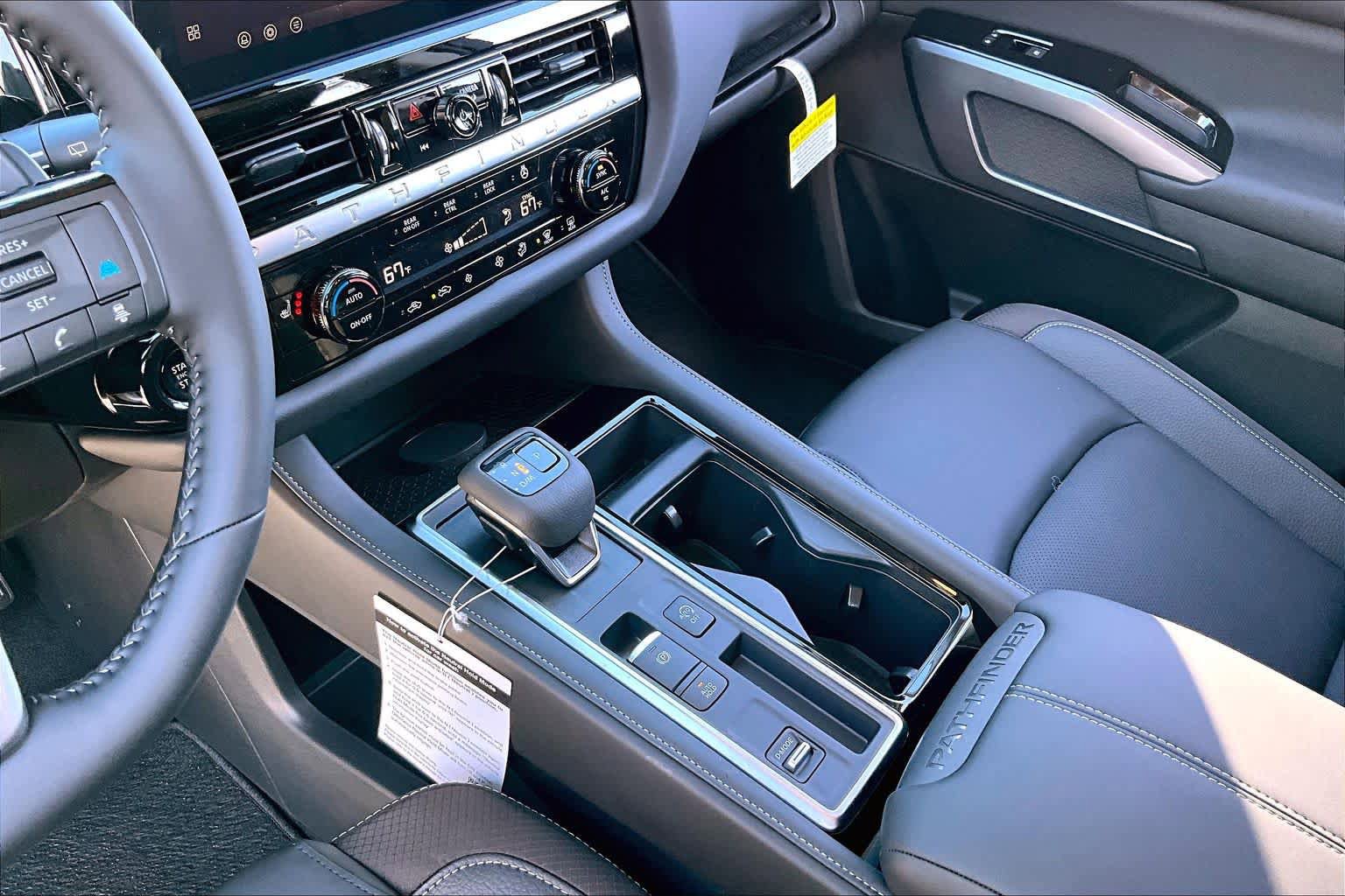 New 2026 Nissan Pathfinder SL FWD image 7