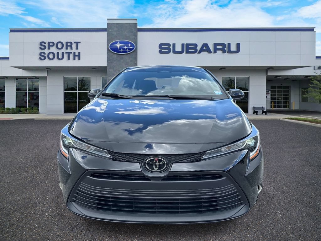 Used 2025 Toyota Corolla LE FWD image 9