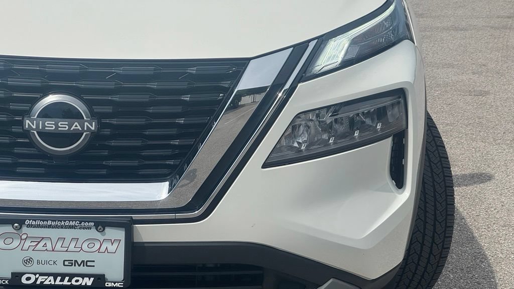 Used 2023 Nissan Rogue SV FWD image 6