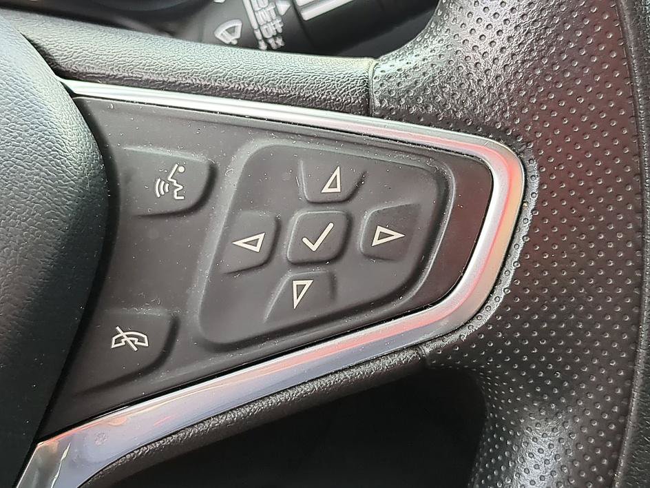 Used 2023 Chevrolet Equinox LT FWD image 15