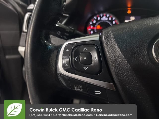 Used 2015 Toyota Camry SE w/ Moonroof Package FWD image 17