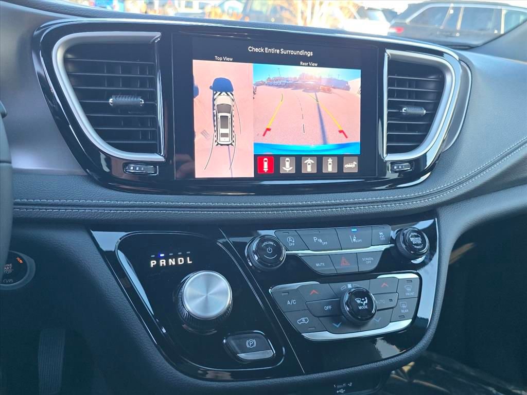 New 2026 Chrysler Pacifica Select w/ S Appearance Package FWD image 12