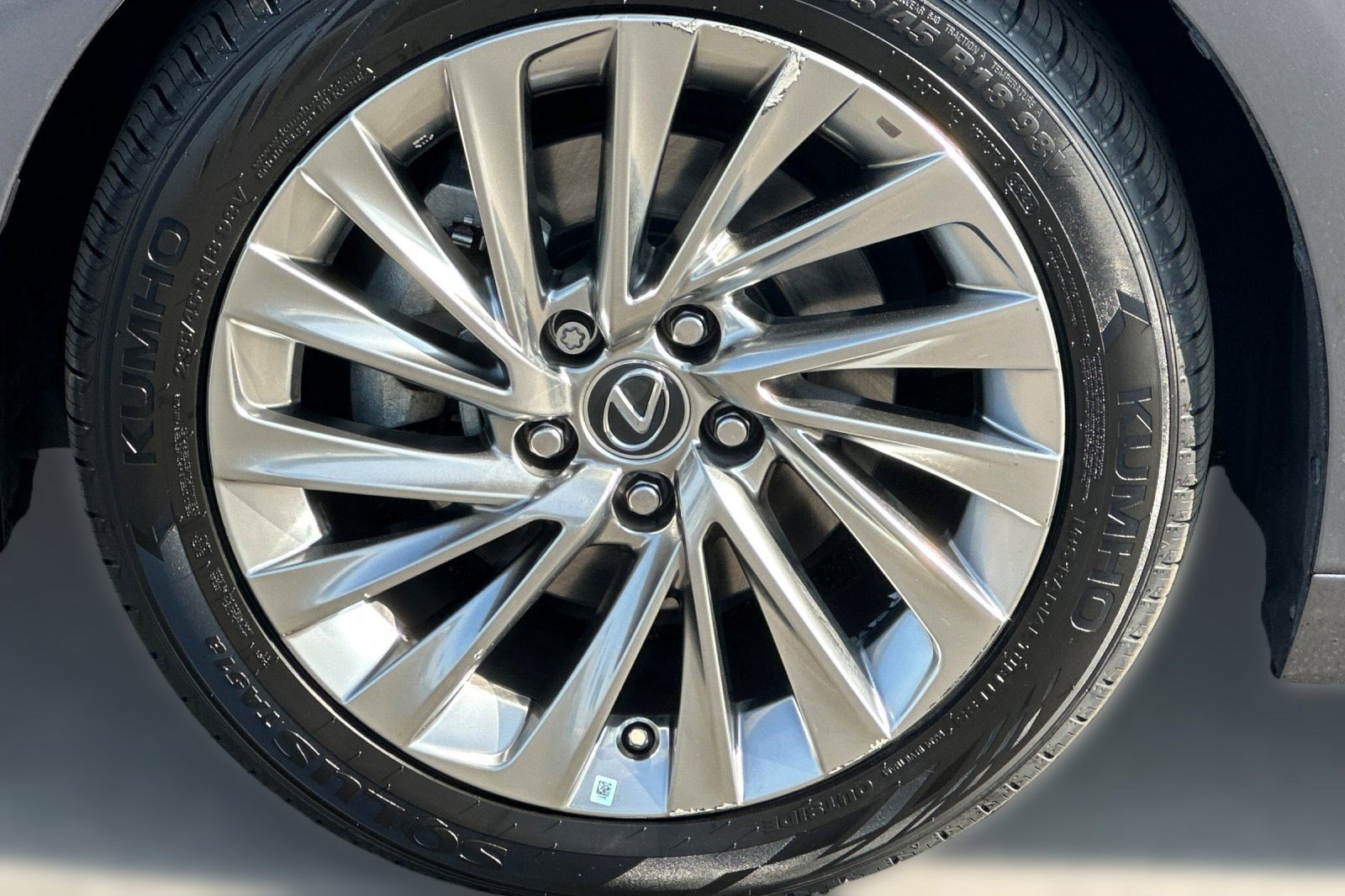 Used 2019 Lexus ES 350 Ultra Luxury w/ Accessory Package 2 image 11