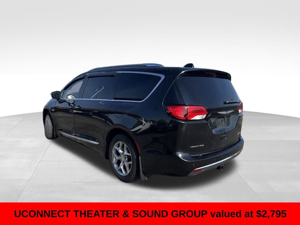 Used 2017 Chrysler Pacifica Limited FWD image 3
