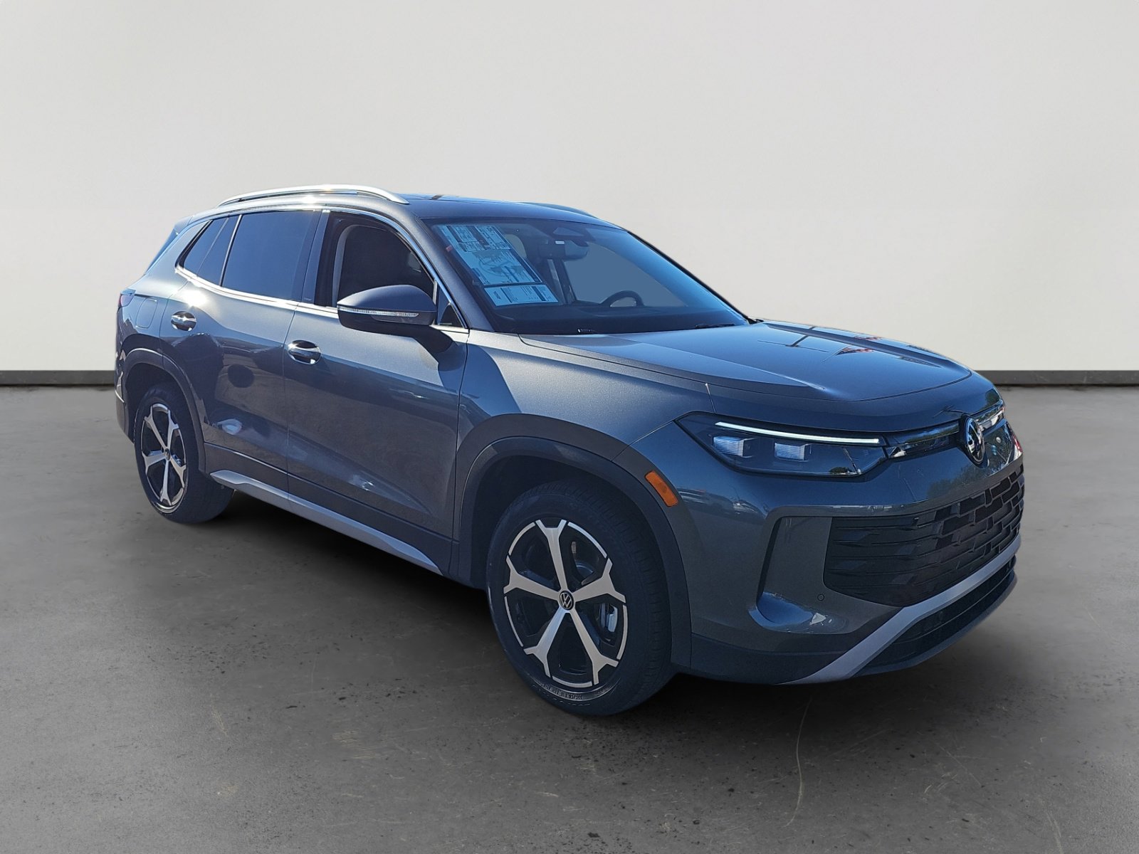 New 2026 Volkswagen Tiguan SE image 7