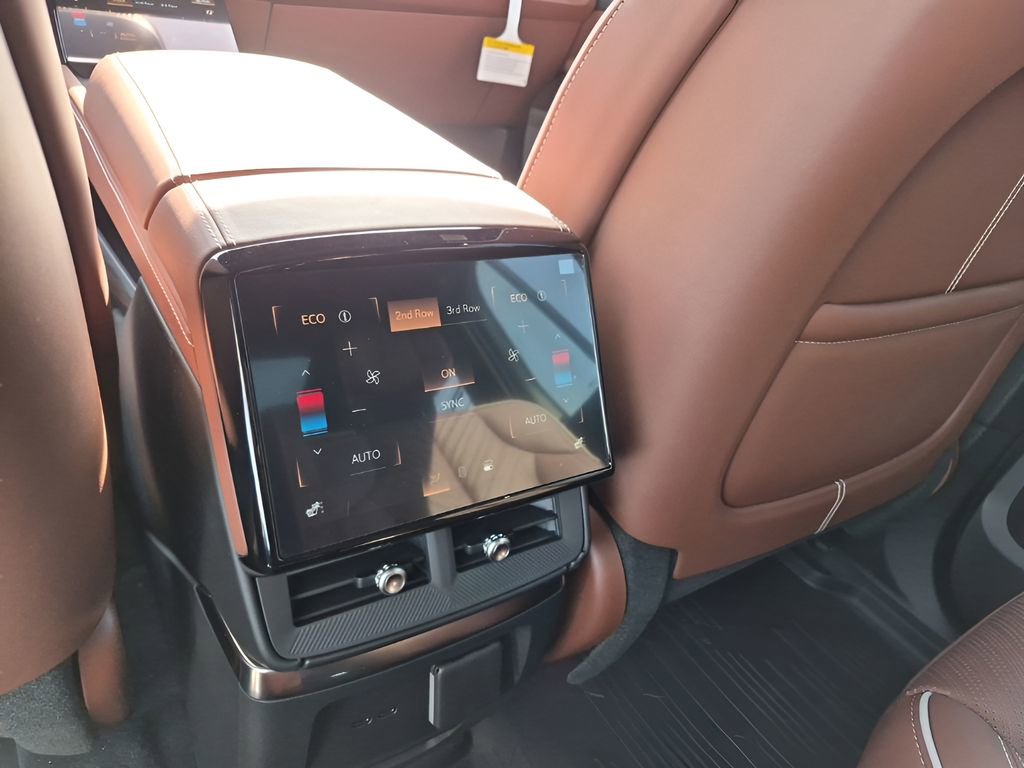 New 2026 Cadillac Vistiq Platinum w/ LPO, Floor Liner Package image 21