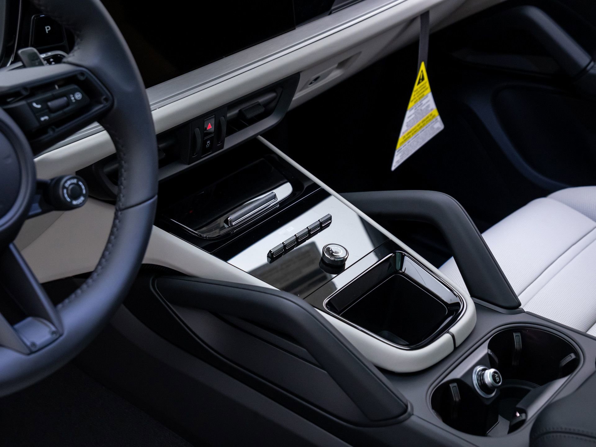 New 2026 Porsche Cayenne Coupe AWD/4WD image 13