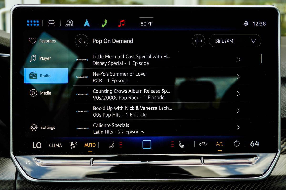 Used 2025 Volkswagen Golf R Black Edition image 25