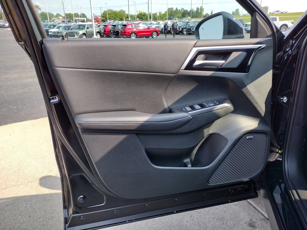 New 2025 Mitsubishi Outlander SE image 26