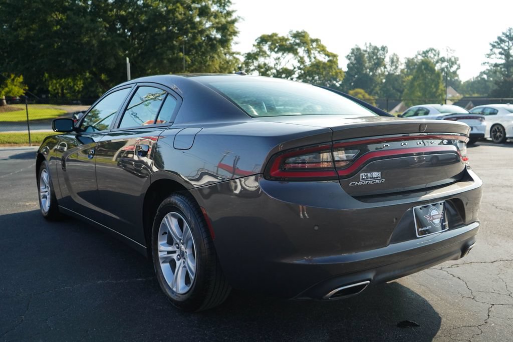 Used 2020 Dodge Charger SXT w/ Leather Interior Group RWD image 3