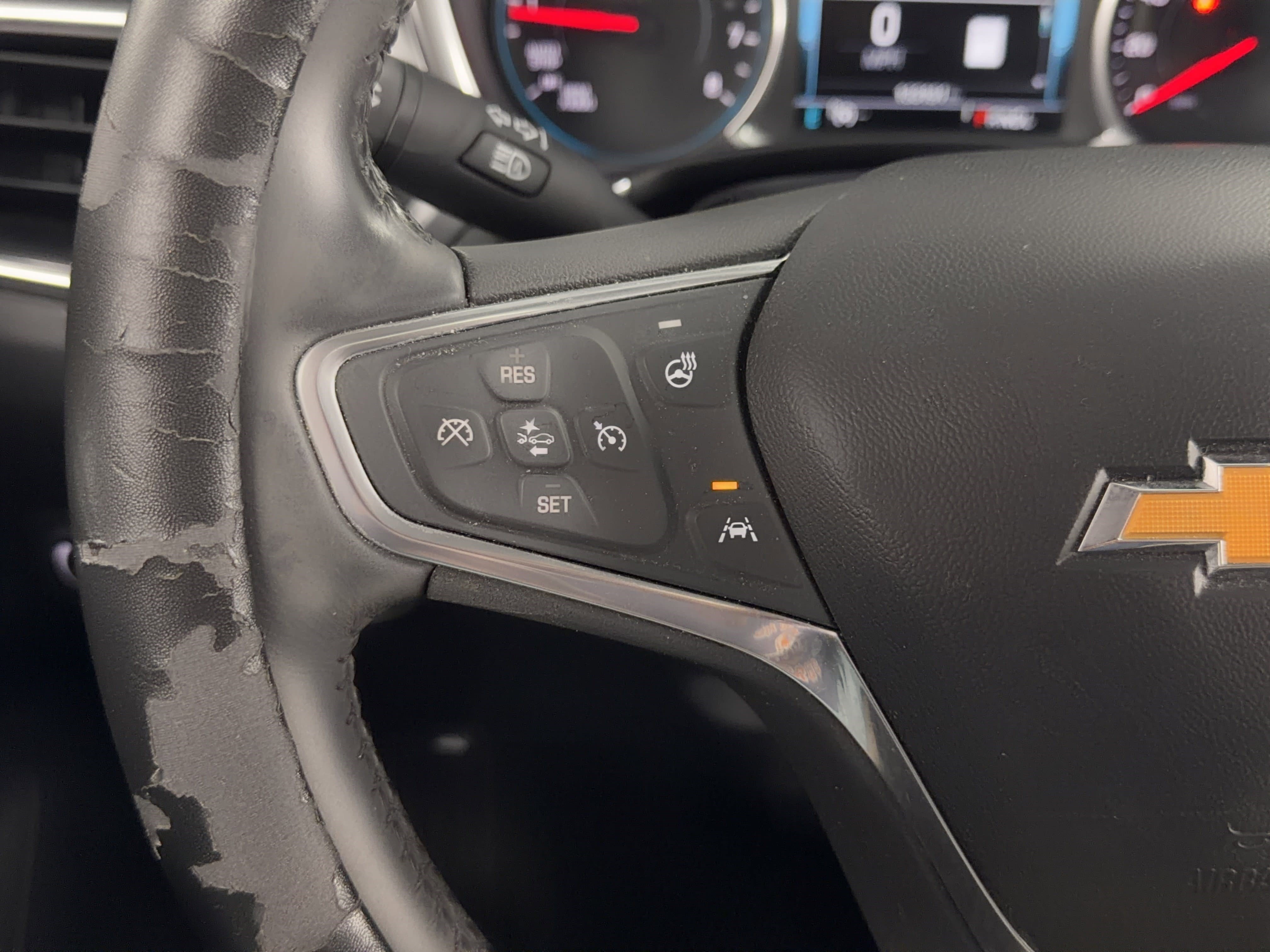 Used 2018 Chevrolet Equinox Premier FWD image 21