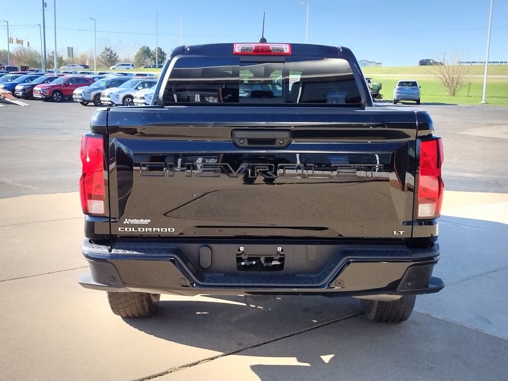 Used 2024 Chevrolet Colorado LT w/ LT Convenience Package AWD/4WD image 17