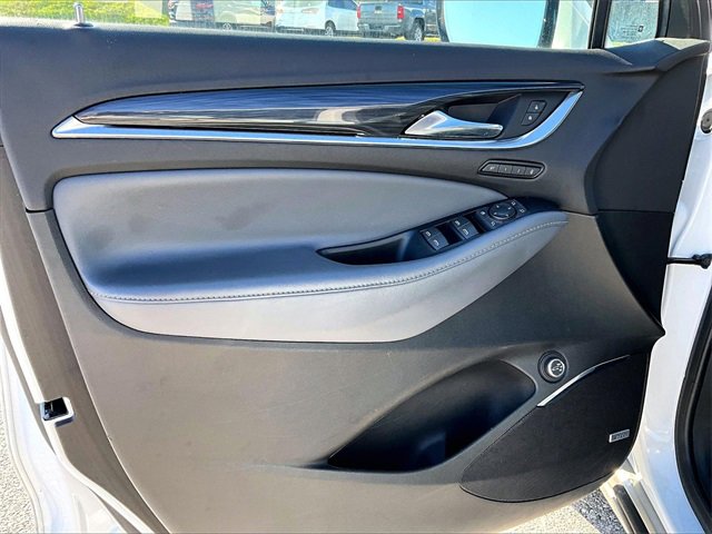 Used 2024 Buick Enclave Premium image 9