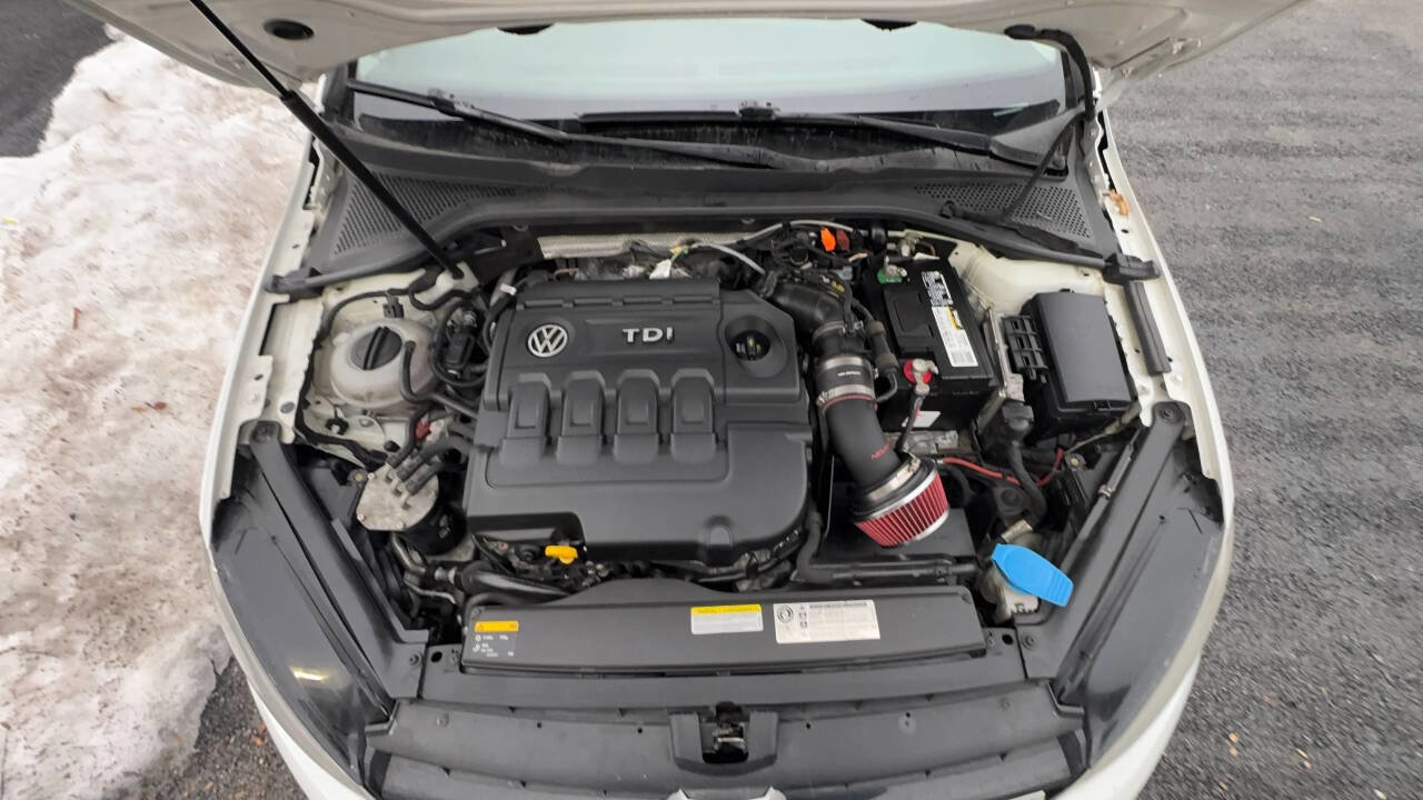 Used 2015 Volkswagen Golf TDI SEL w/ Lighting Package (SEL) image 17