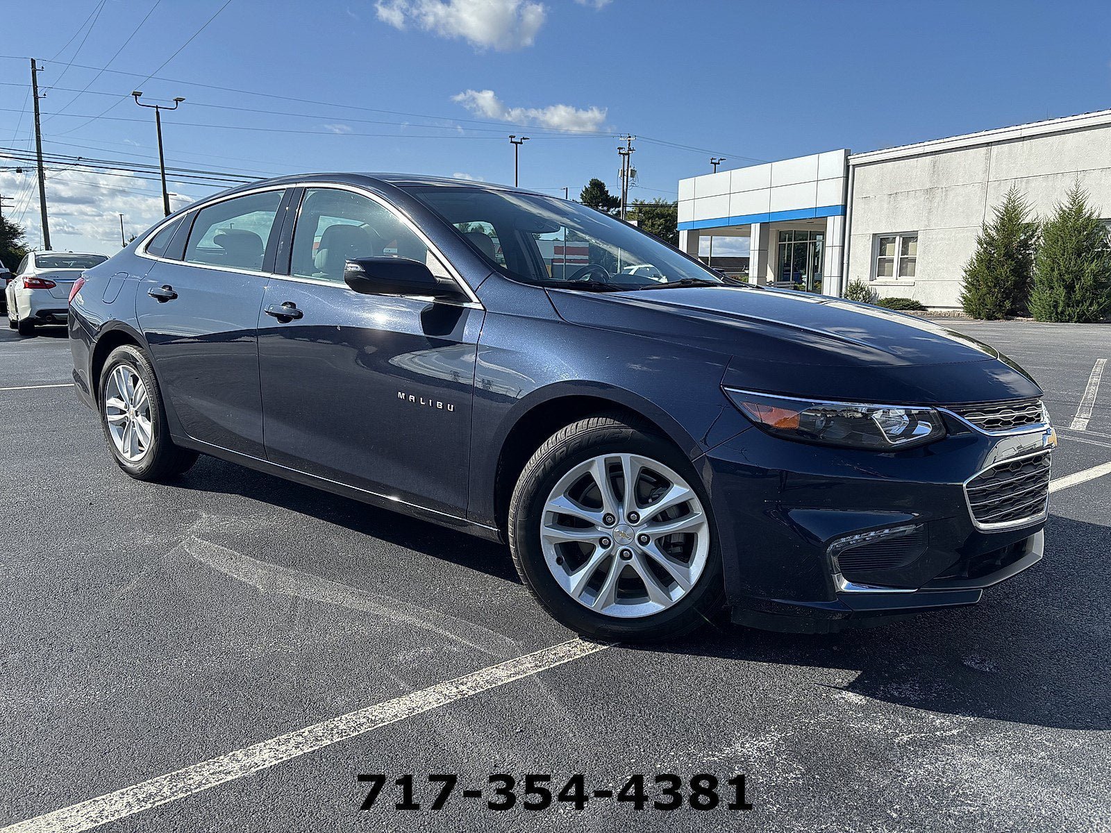 Used 2018 Chevrolet Malibu LT w/ Leather Package FWD image 1