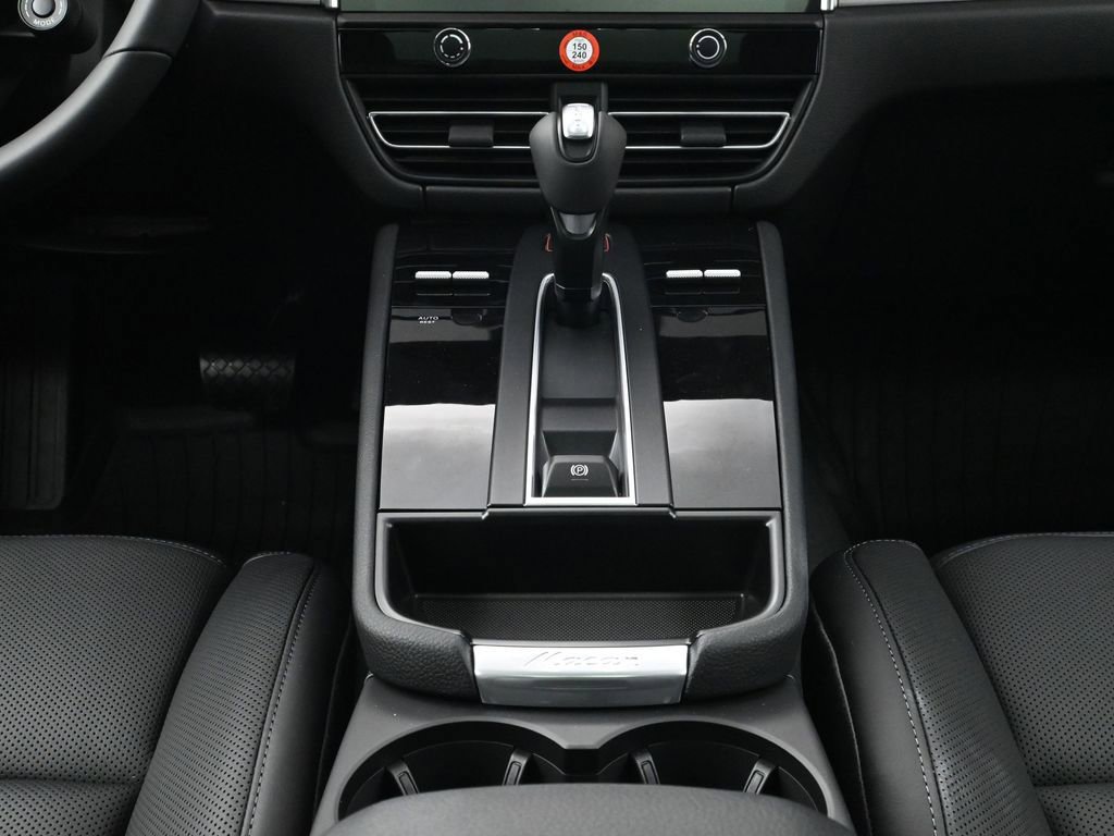New 2025 Porsche Macan image 10