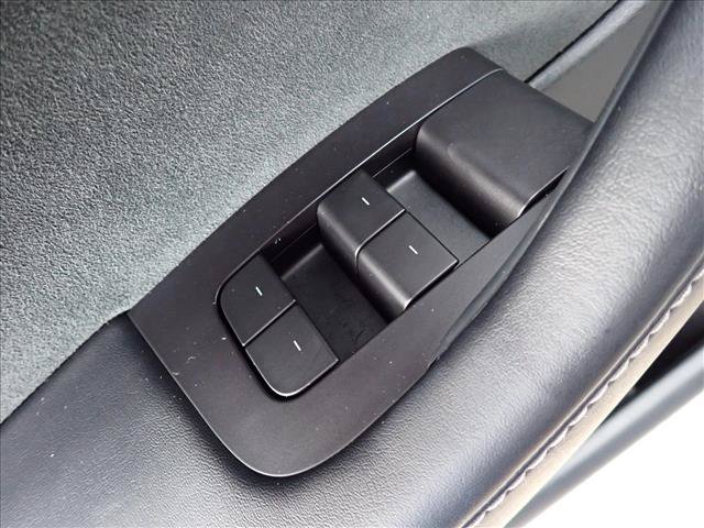 Used 2021 Tesla Model Y Long Range AWD/4WD image 16