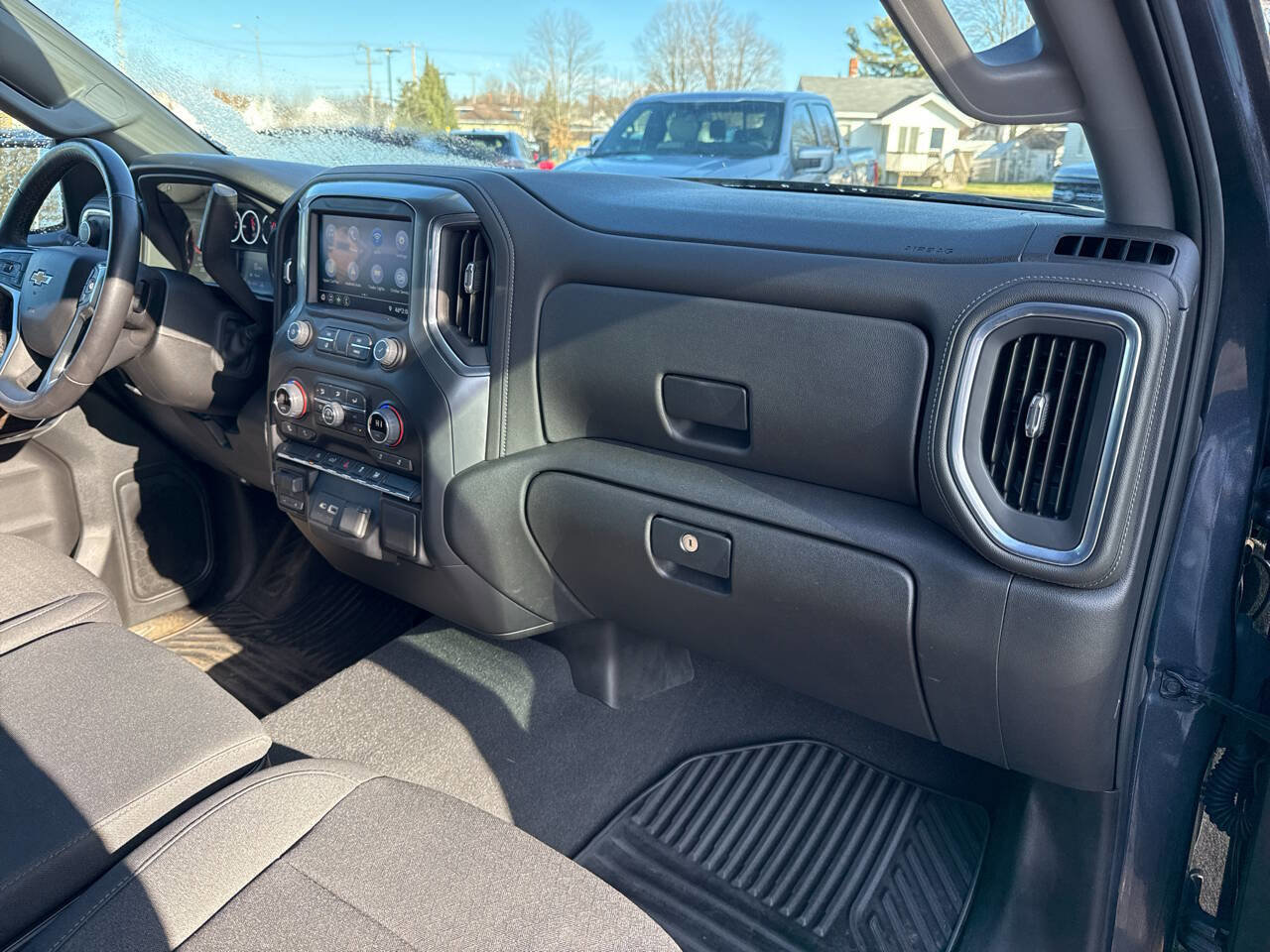 Used 2021 Chevrolet Silverado 1500 LT image 21
