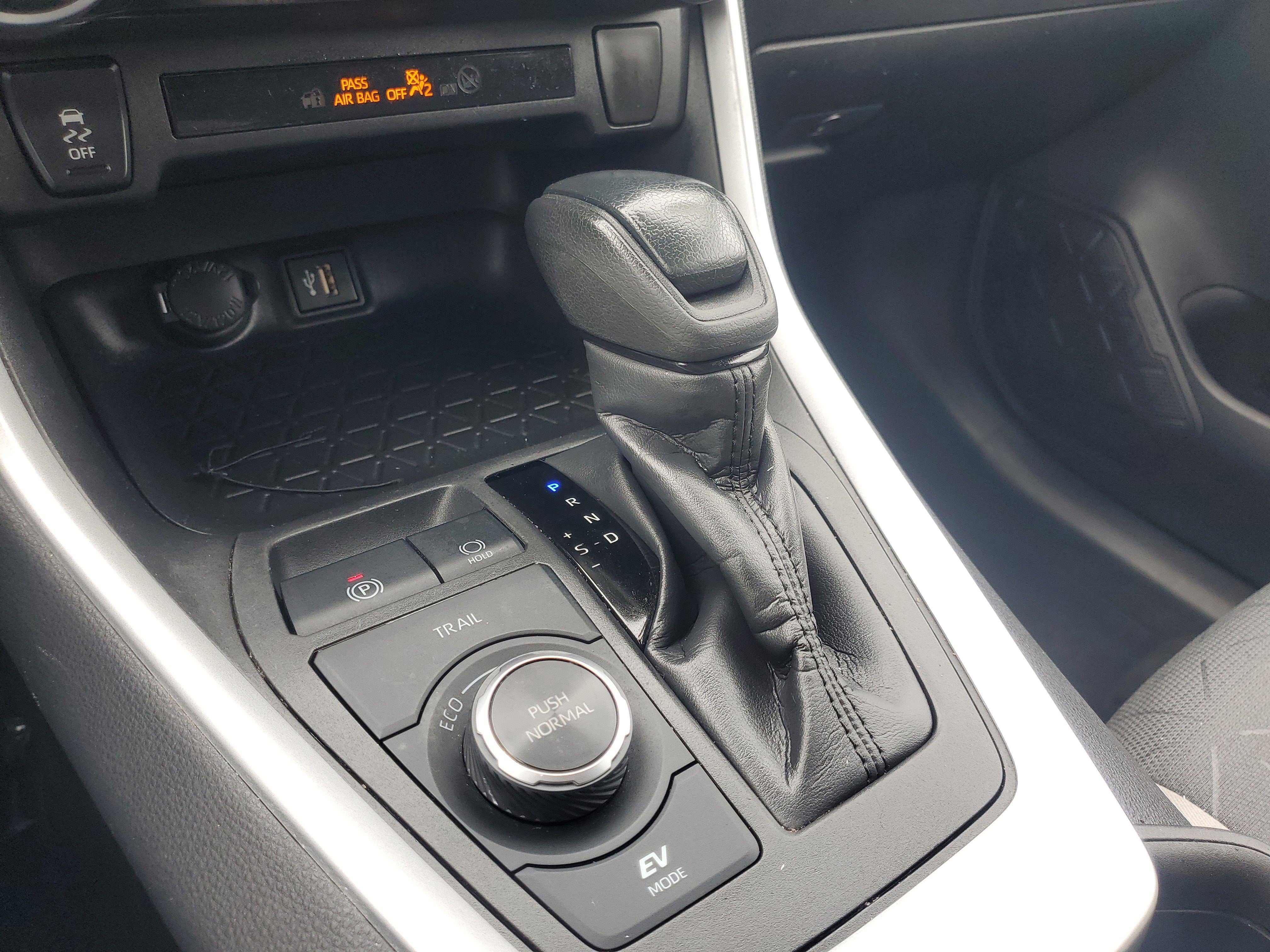 Used 2024 Toyota RAV4 XLE image 31