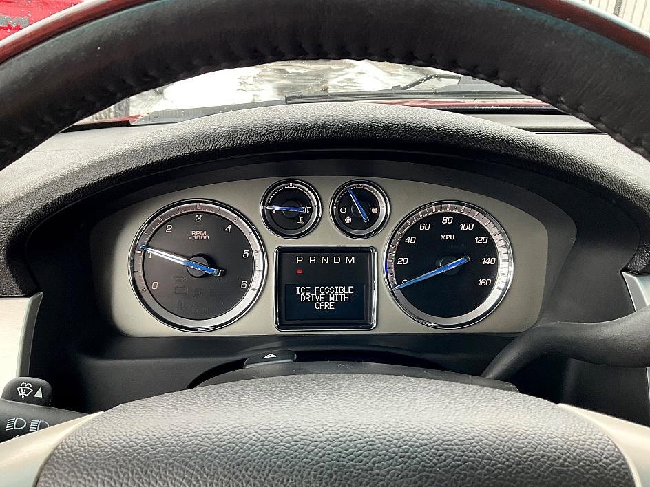 Used 2014 Cadillac Escalade Luxury image 17