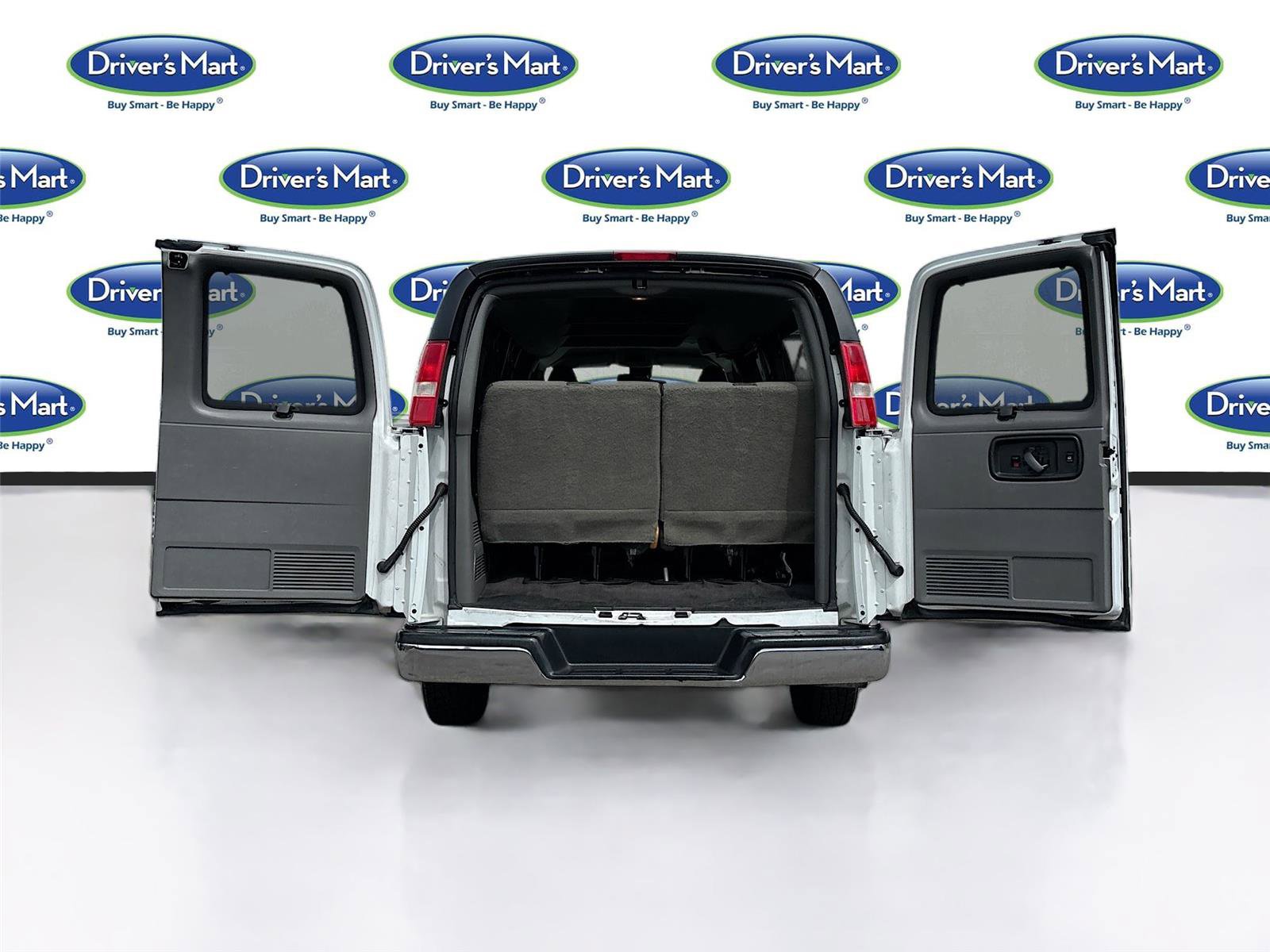 Used 2020 Chevrolet Express 3500 LT w/ LT Preferred Equipment Group image 23