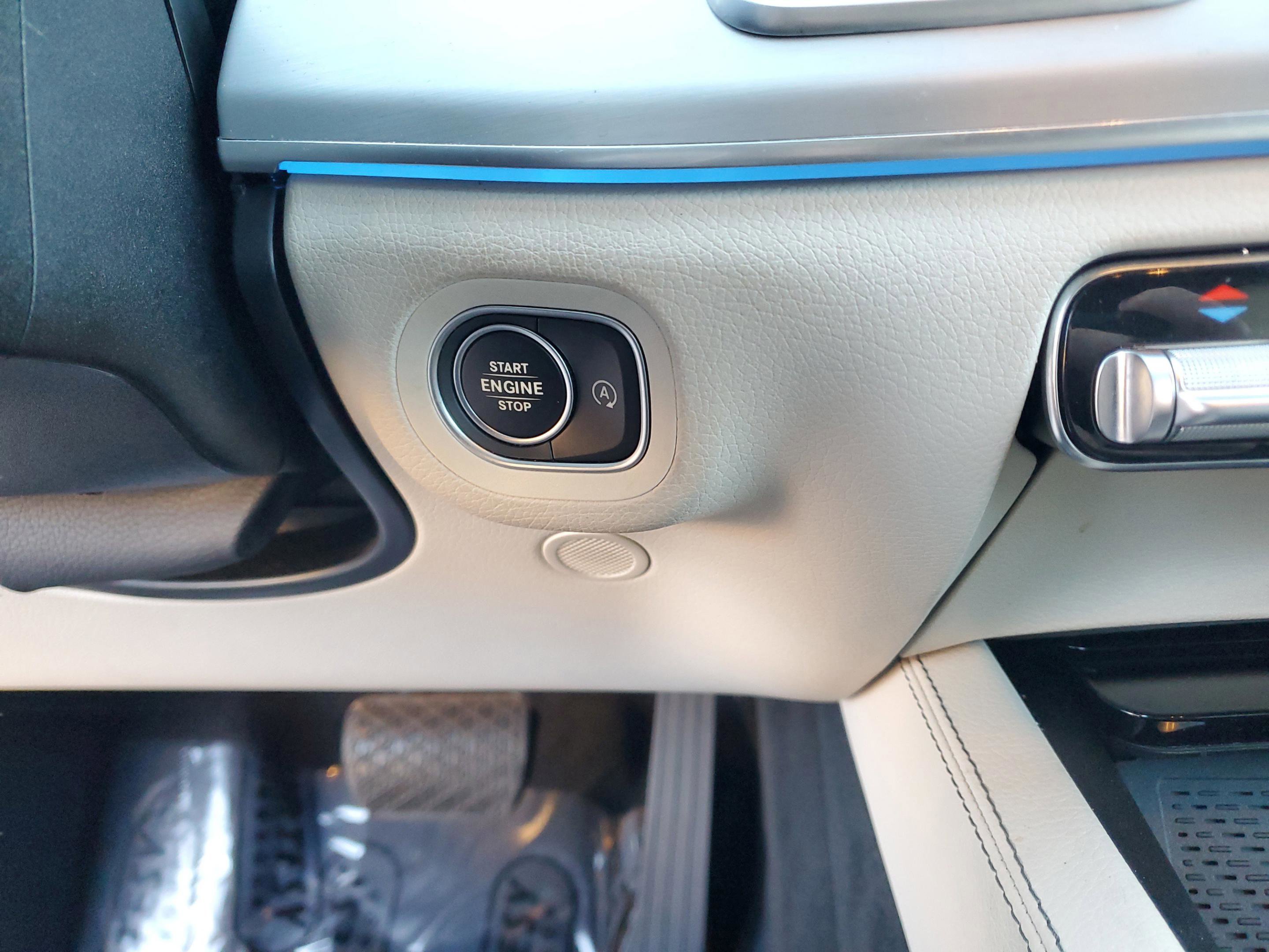 Used 2025 Mercedes-Benz GLE 350 4MATIC image 29