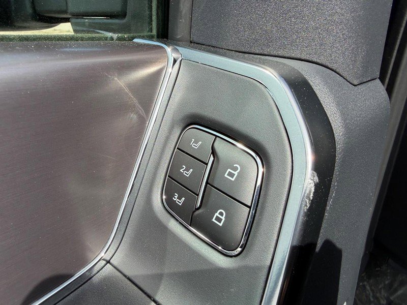 New 2026 Ford F250 Platinum image 19