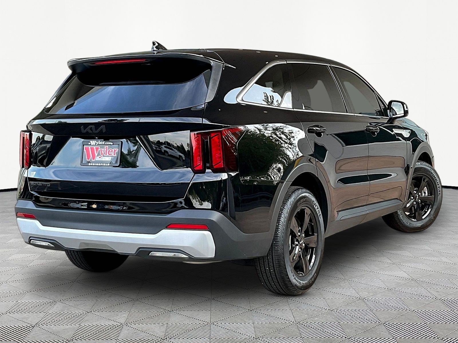 Used 2025 Kia Sorento LX FWD image 6