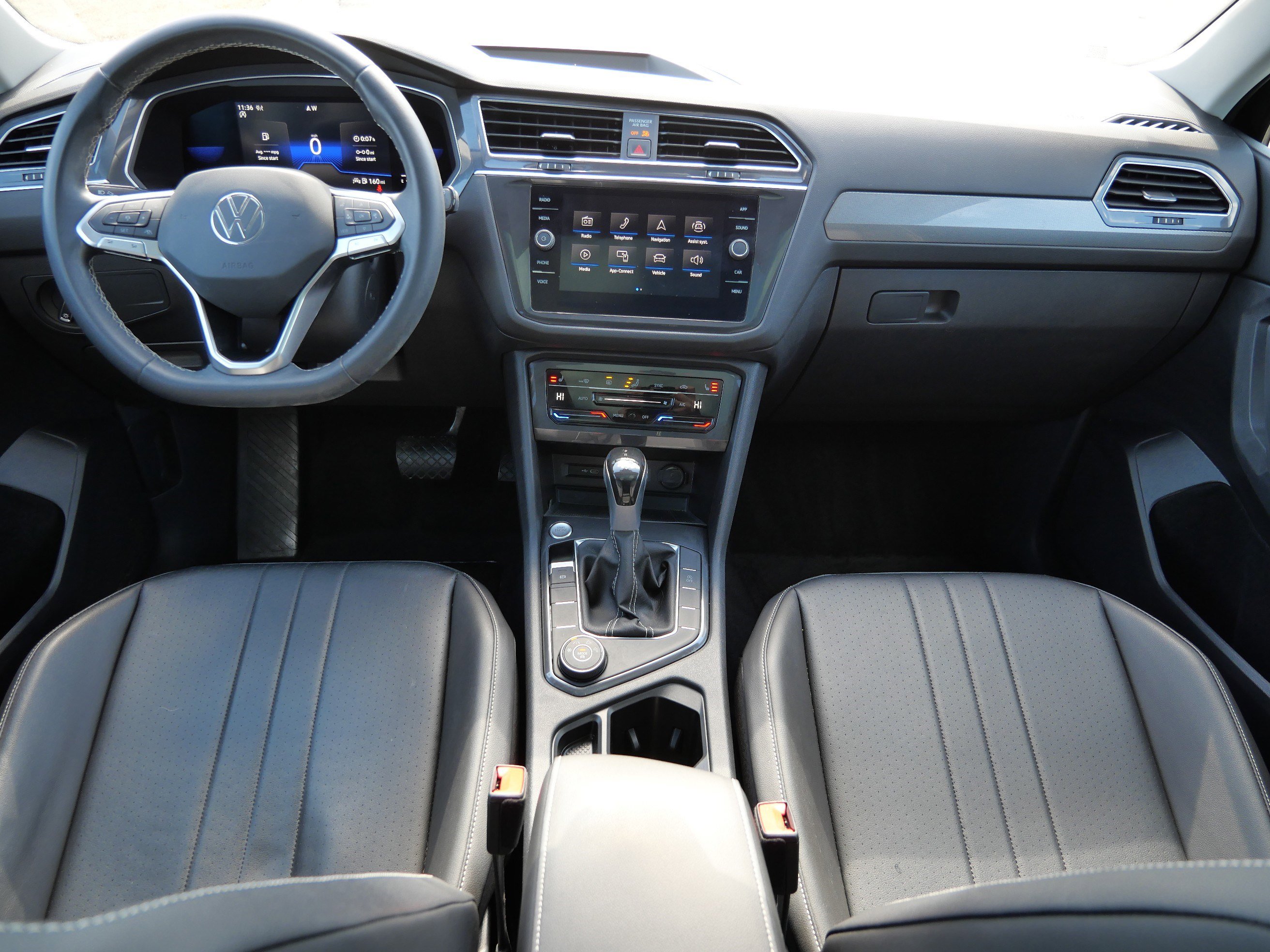 Certified 2022 Volkswagen Tiguan SE image 10