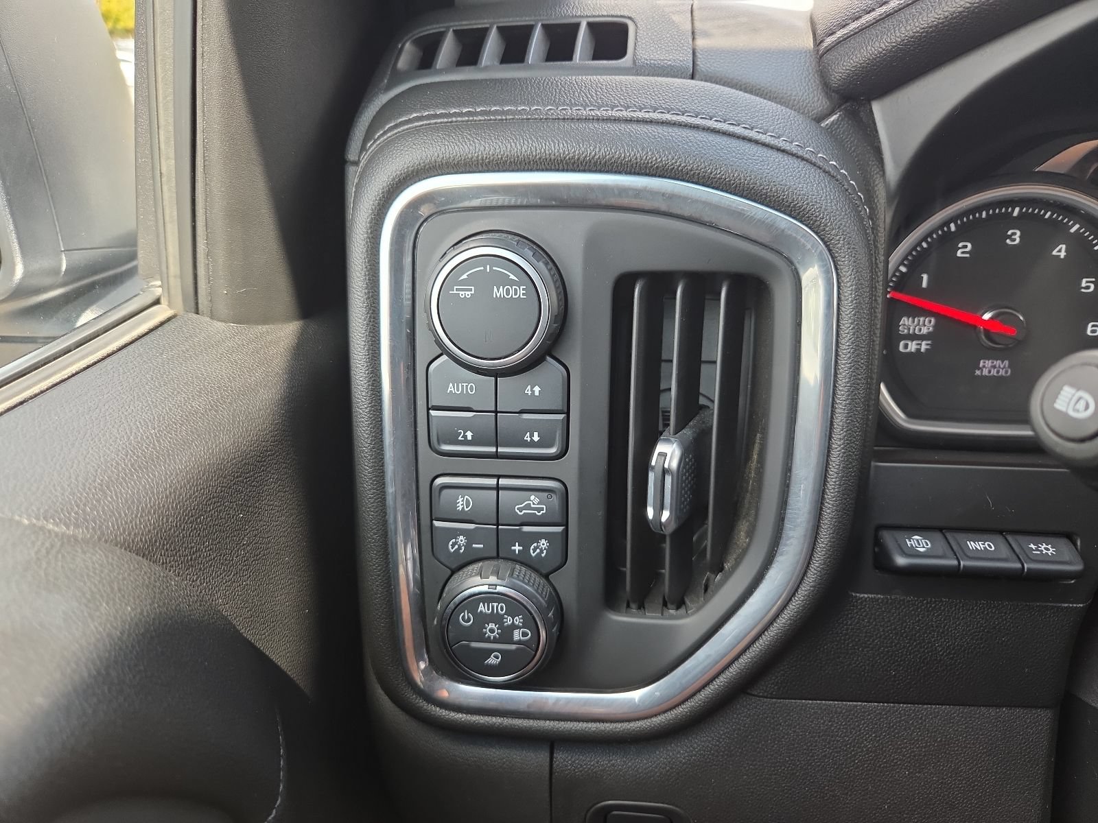 Used 2021 Chevrolet Silverado 1500 LTZ w/ Technology Package AWD/4WD image 20