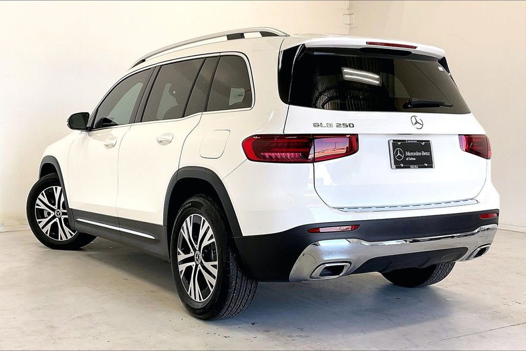 Used 2026 Mercedes-Benz GLB 250 image 11